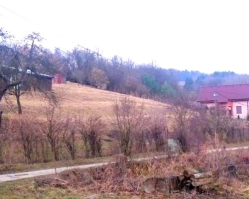 PREDANÝ stavebný pozemok v obci Radatice 609 m2 / 748 m2