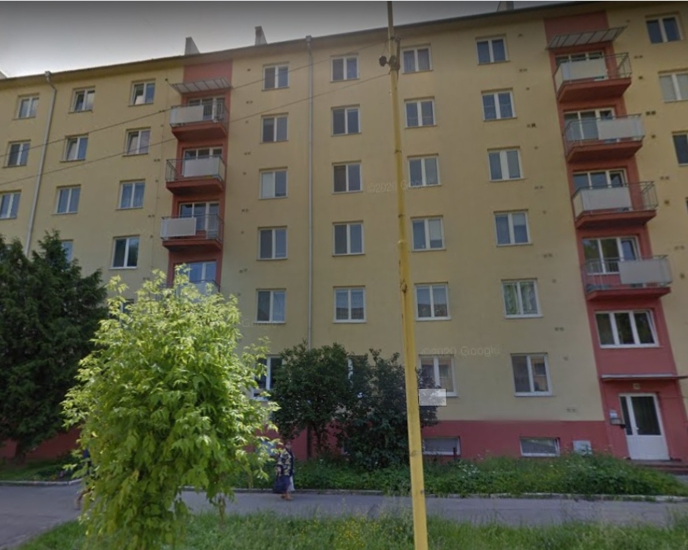 PREDANÉ - 2 IZBOVÝ BYT V ŠIRŠOM CENTRE PREŠOVA NA POŽIARNICKEJ ULICI