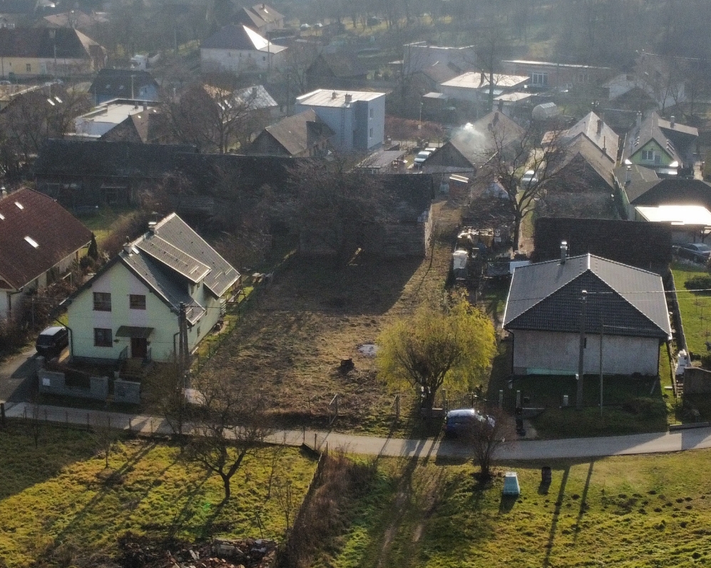 PREDANÉ - STAVEBNÝ POZEMOK V OBCI KENDICE